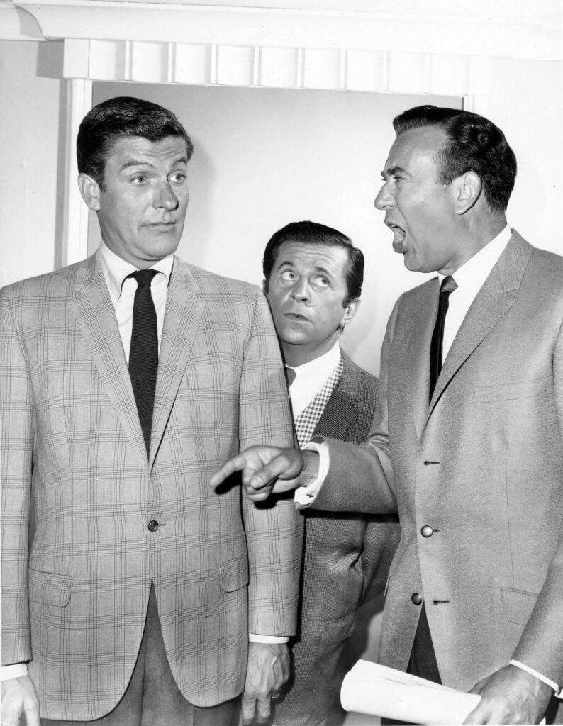 Classic black and white Dick Van Dyke Show wallpaper featuring Rob Petrie Buddy Sorrell Alan Brady