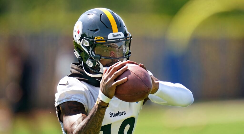 Diontae Johnson Pittsburgh Steelers practice action intense football athleticism wallpaper
