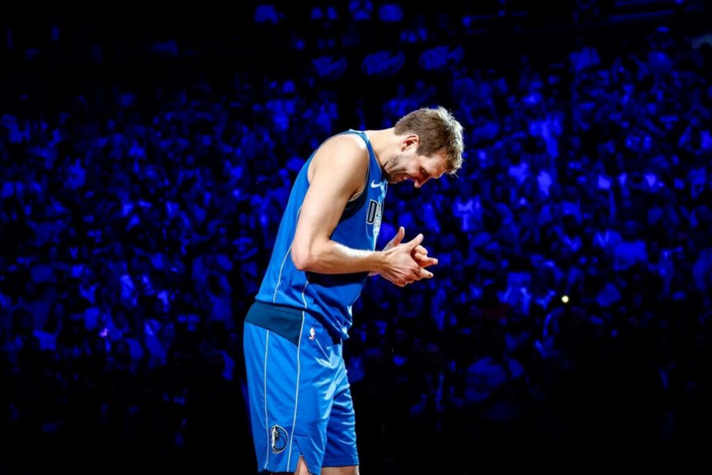 Dirk Nowitzki in Dallas Mavericks uniform during emotional last home game surrounded by fans Wallpaper