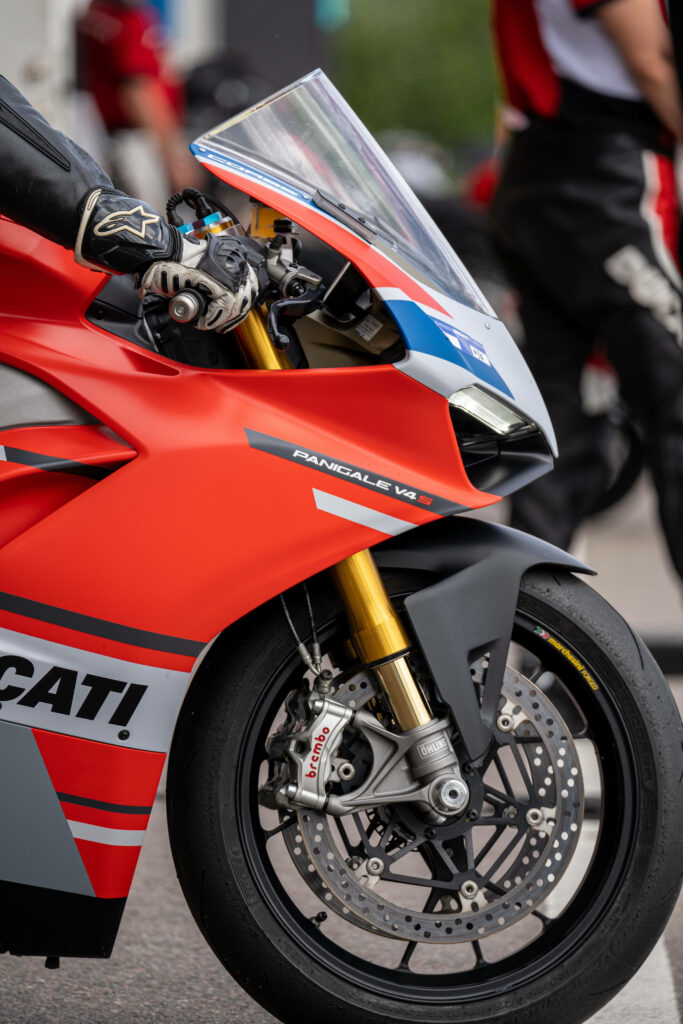 Striking Ducati Panigale V4S Wallpaper - Red Aerodynamic Design