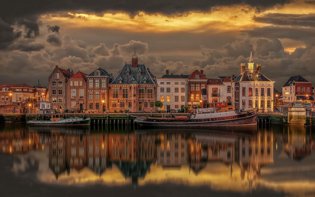 Dutch Houses Align to Mirror Their Beauty on River's Surface - Stunning 4k Computer Background Wallpaper