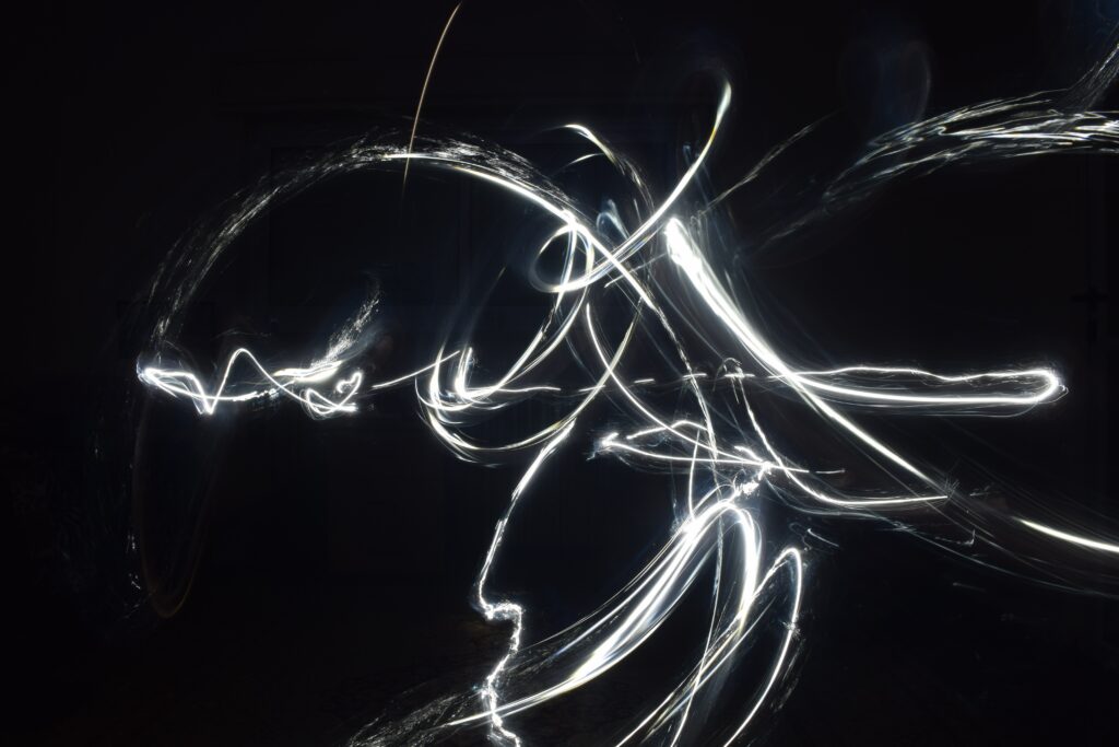 Dynamic Curved Lines Wallpaper: Illuminate Your Space with Abstract Art