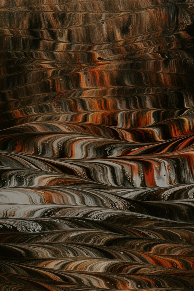Dynamic Abstract Brown and Rust Wallpaper - Fluid Paint Stains