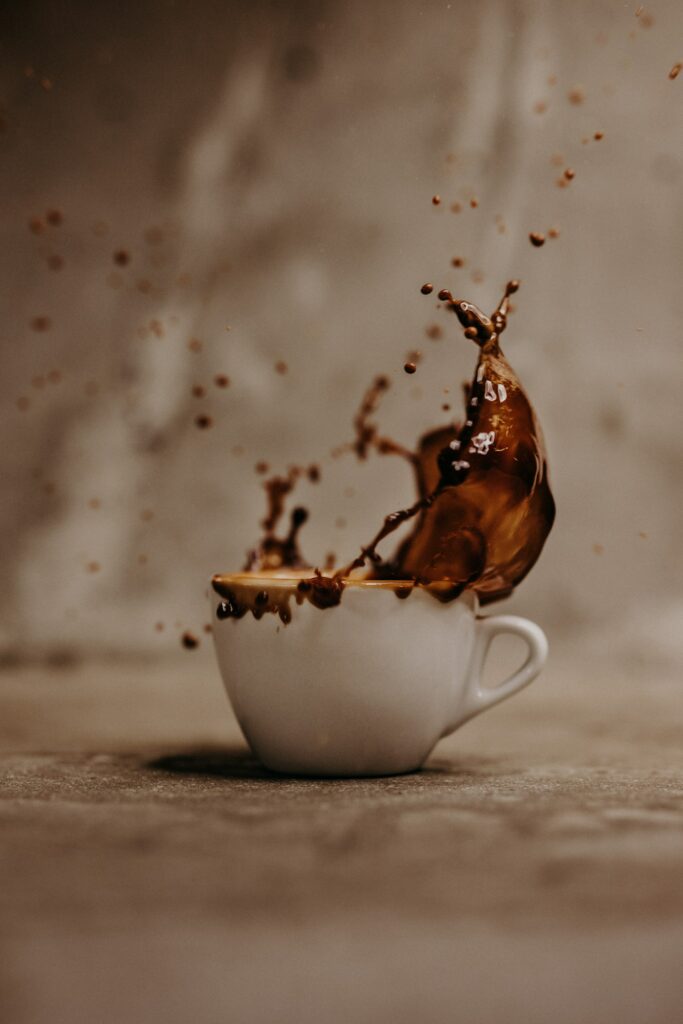 Dynamic Coffee Splash Wallpaper: Captivating Drops & Sprays