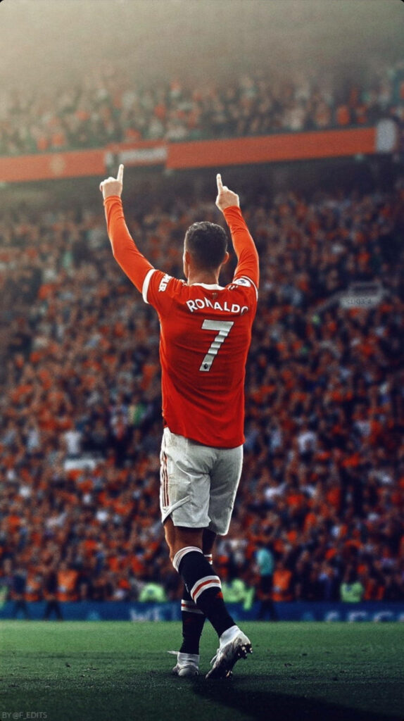 Dynamic Cristiano Ronaldo Wallpaper: Iconic Number 7 Celebration