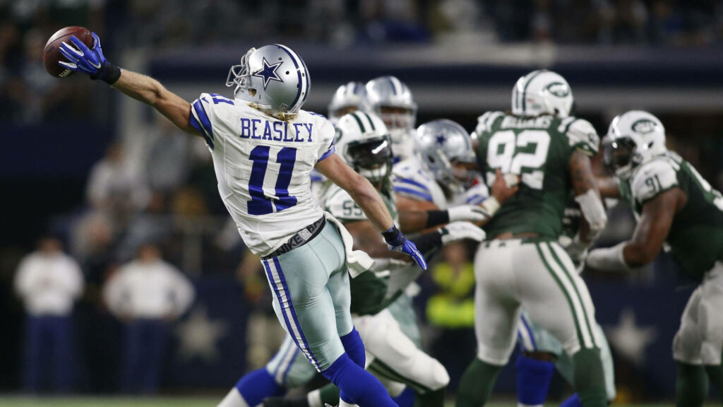 Beasley’s One-Handed Catch: Dynamic Dallas Cowboys Wallpaper