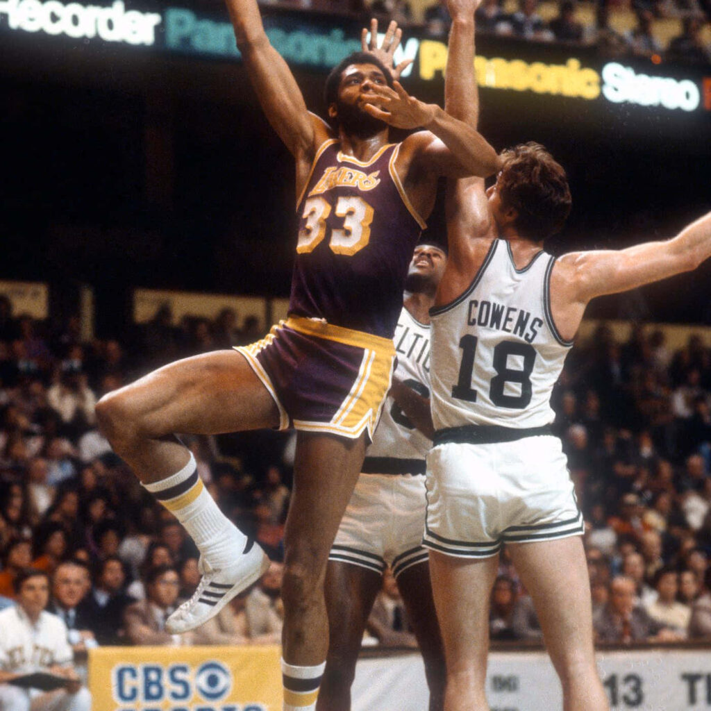 Dynamic Dave Cowens defends Kareem Abdul-Jabbar skyhook in vintage Celtics Lakers game wallpaper