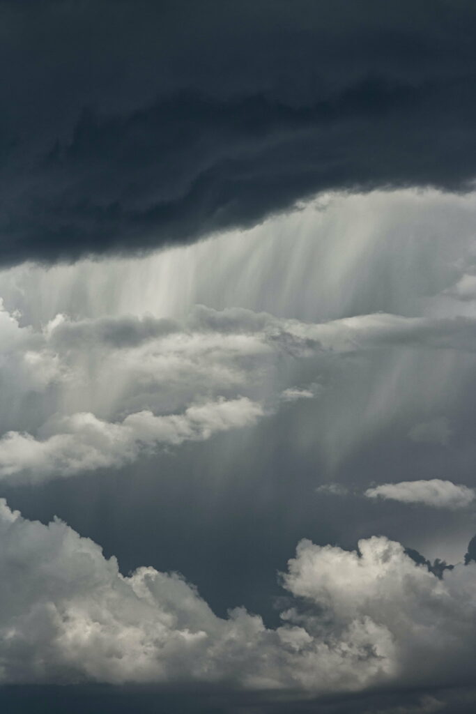 Moody Evening Sky HD Phone Wallpaper – Dramatic Dark Clouds