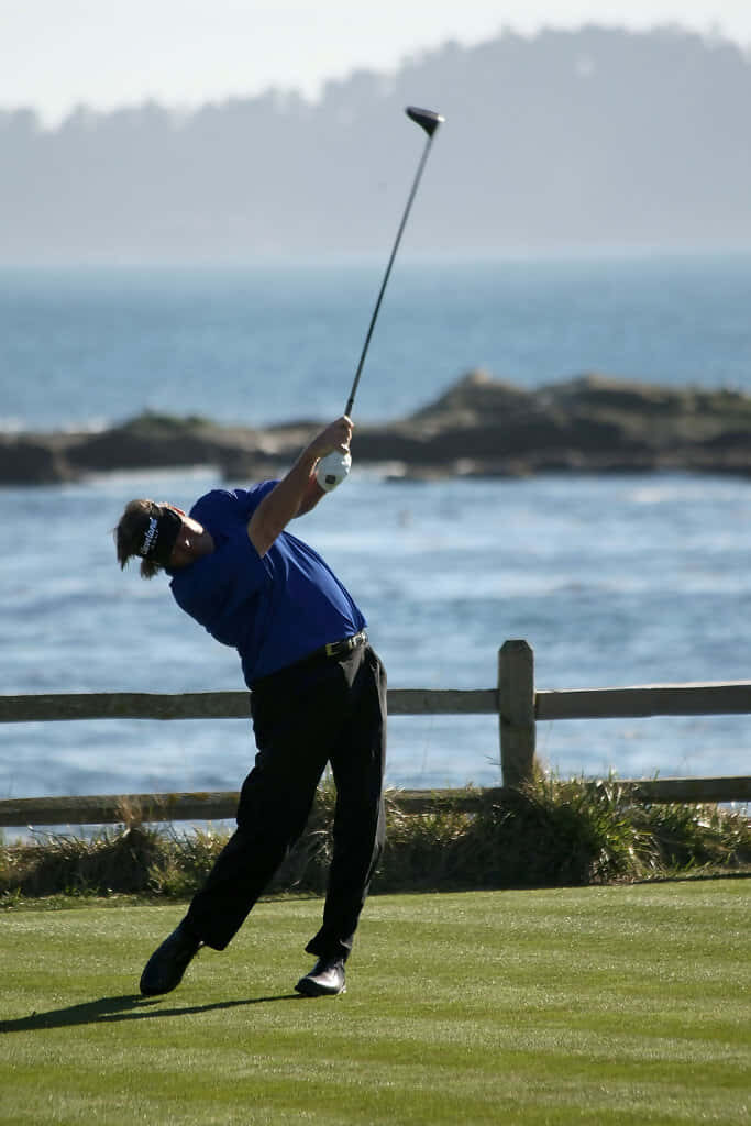 Steve Lowery Golf Swing Wallpaper - Serene Coastal Backdrop