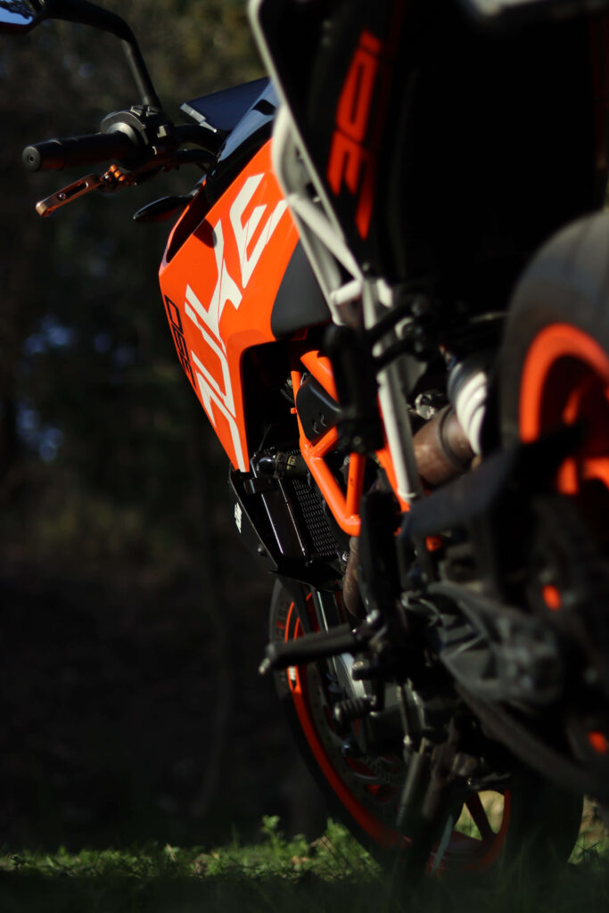 Dynamic KTM Duke 390 Wallpaper - Bold Orange & Black Design