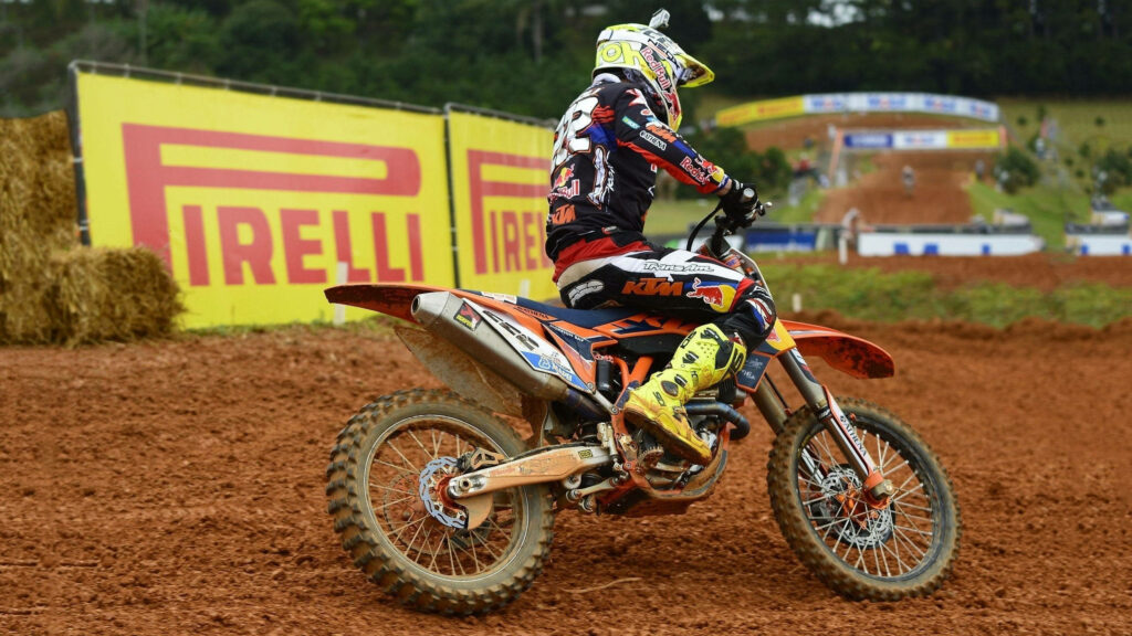 Dynamic KTM Motocross Wallpaper: Speed & Adrenaline in Action