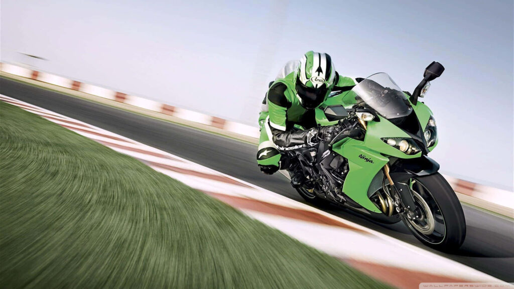 Dynamic Kawasaki Ninja Wallpaper: Thrill of Speed on Your Desktop