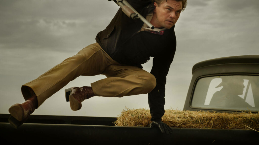 Dynamic Wallpaper: Leonardo DiCaprio in Action - Intense Movie Scene
