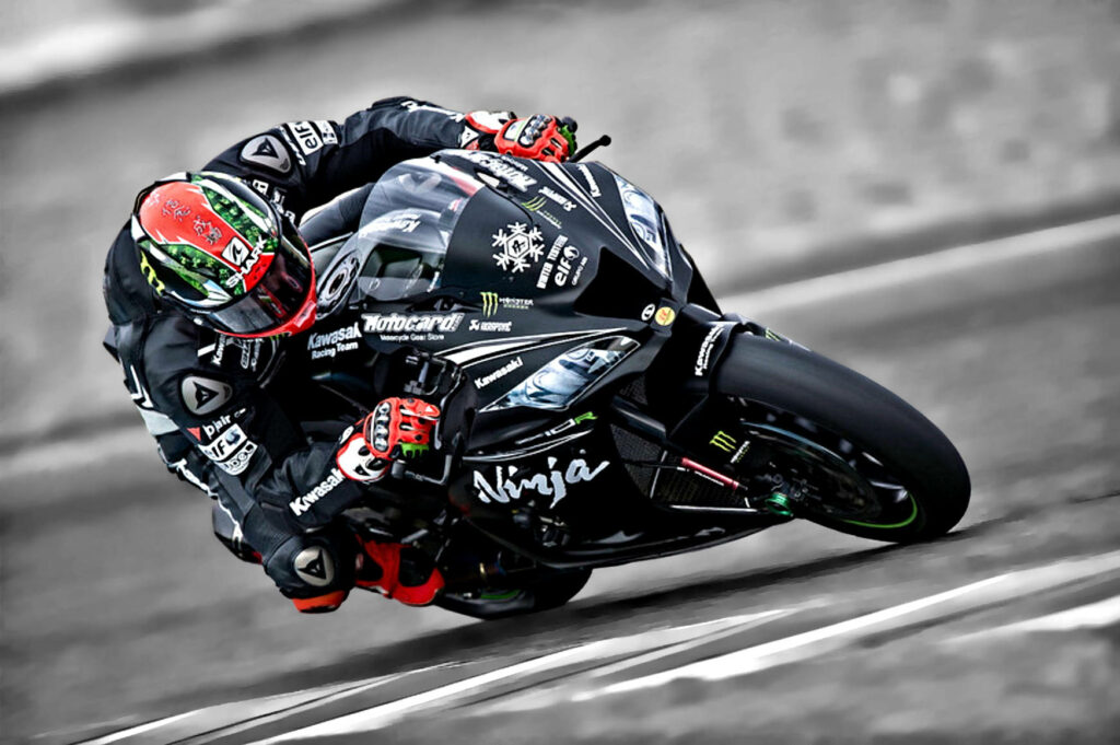 Dynamic Black Ninja Motorcycle Wallpaper: Thrill of Racing and Speed