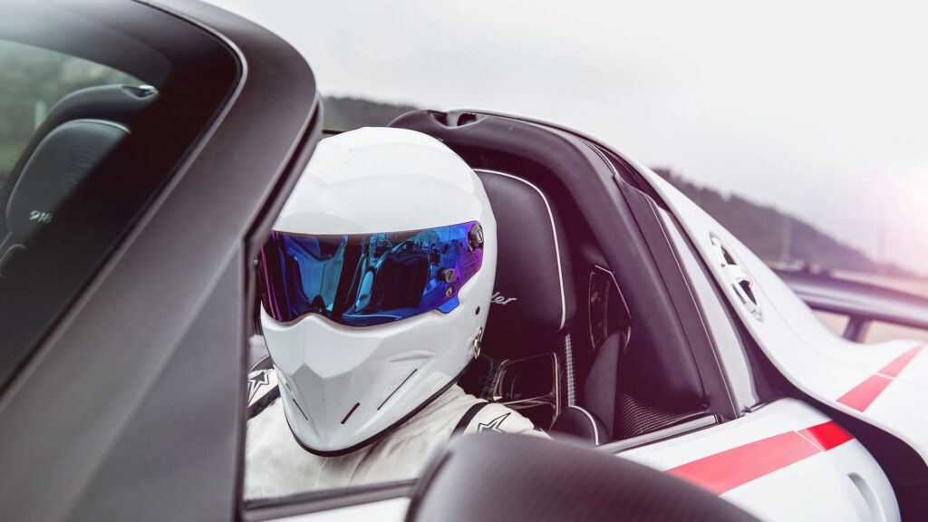 Dynamic Porsche 918 Spyder Wallpaper with Futuristic Background