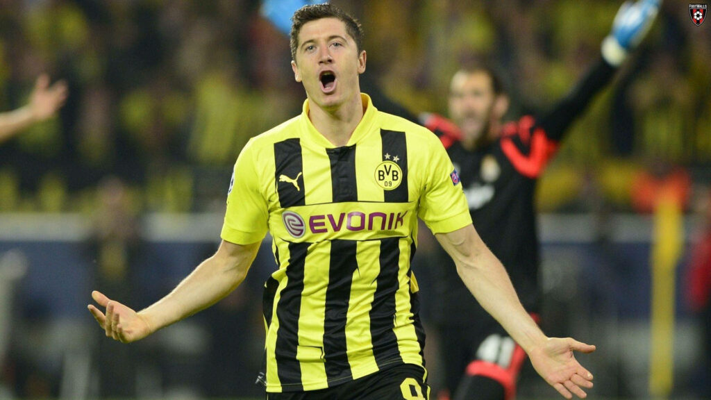 Dynamic Robert Lewandowski Dortmund Wallpaper - Passionate Energy