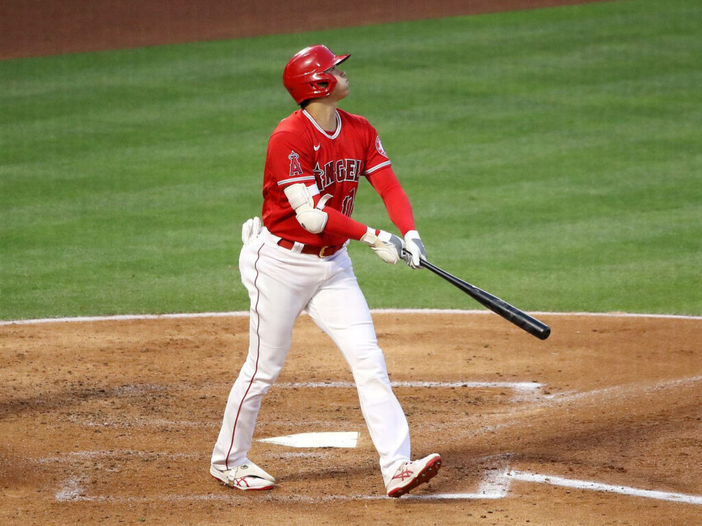 Dynamic Shohei Ohtani Wallpaper: Powerful Batter in Action