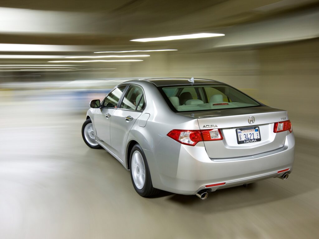 2008 Acura TSX Rear View: Sleek Silver Metallic Wallpaper for Car Lovers