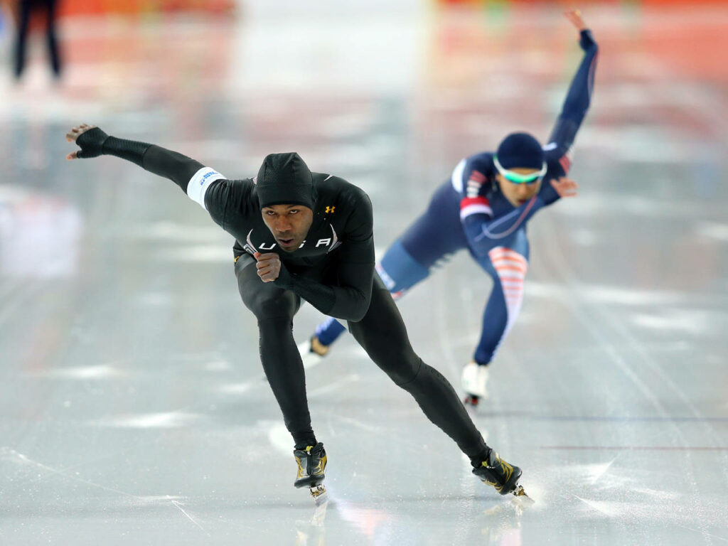Intense Speed Skaters Racing - Dynamic Wallpaper Background
