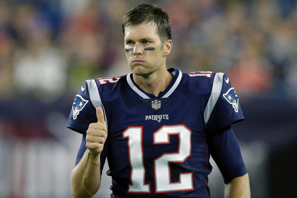 Tom Brady Dynamic Wallpaper: Iconic Patriots Jersey Background