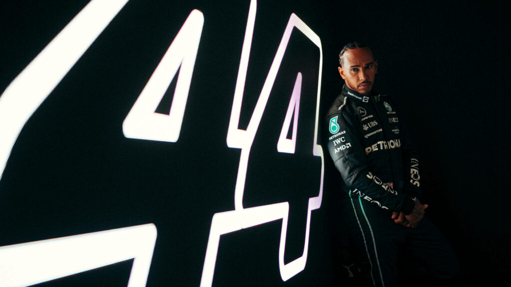 Dynamic Wallpaper of Lewis Hamilton with Car Number 44 - Formula 1