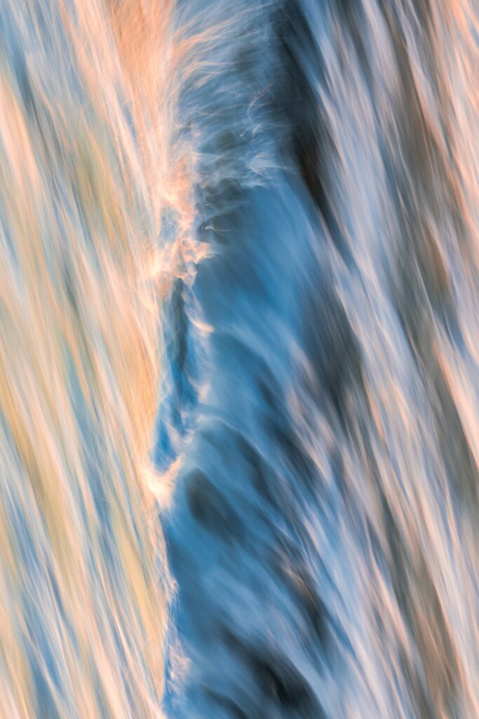 Abstractive Wave Wallpaper: Dynamic Blue & Gold Water Background