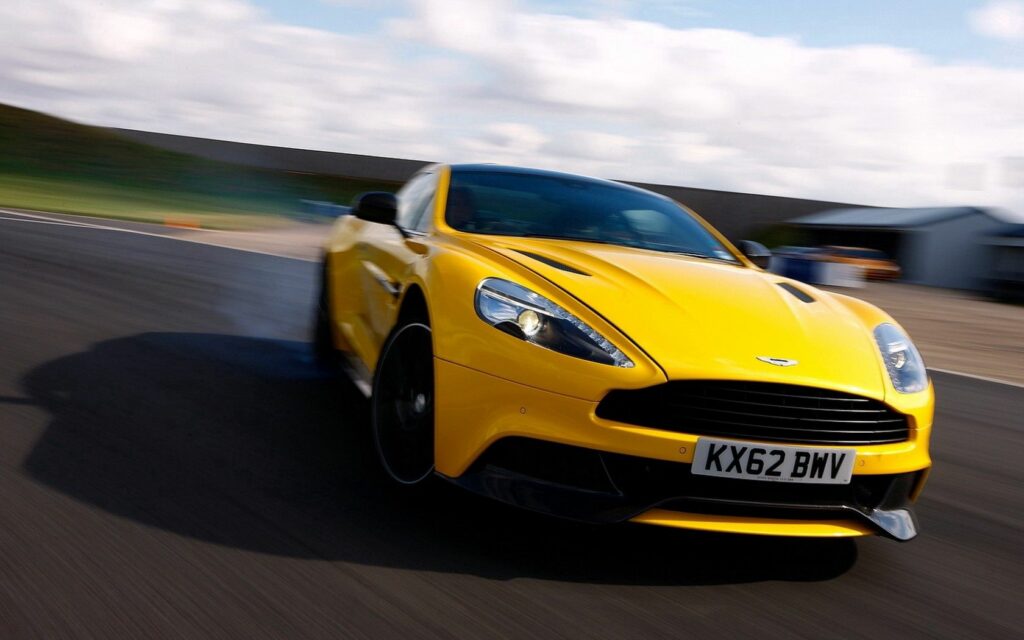 Yellow Supercar Dynamic Wallpaper: Capture Speed & Agility