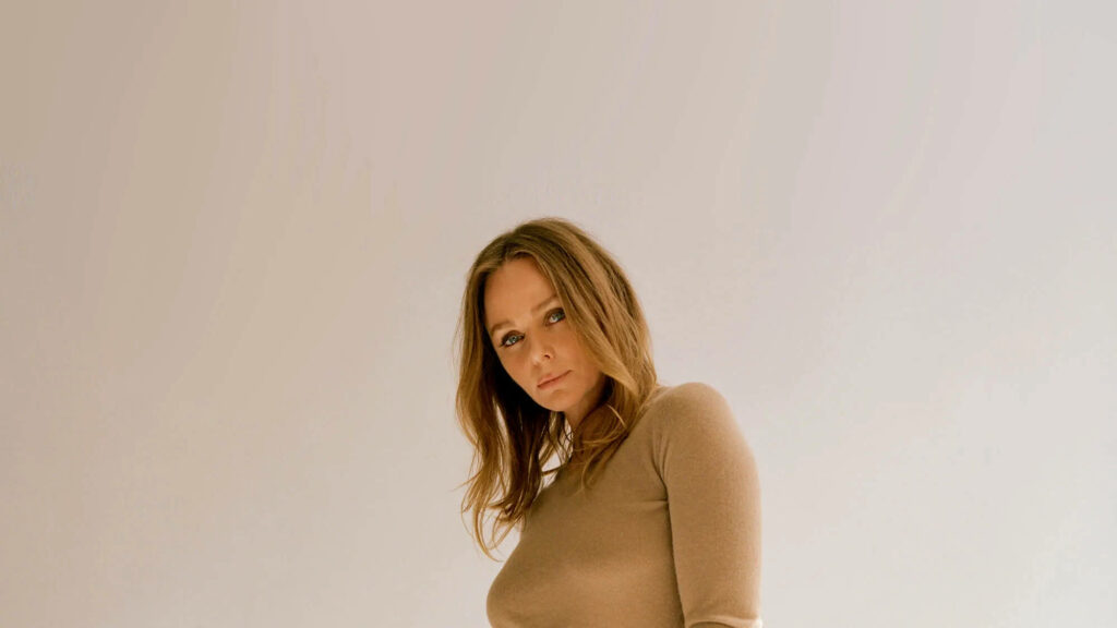 Candid Moment: Stella McCartney Embraces Effortless Style in Beige Wallpaper