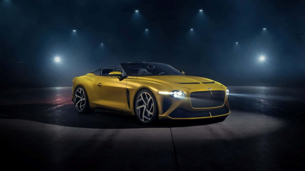Power of the Iconic Bentley: A Captivating Snapshot of Luxury Wallpaper