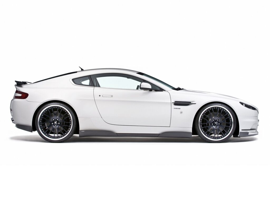 Elegant 2008 Aston Martin V8 Vantage Wallpaper - Sleek White Design