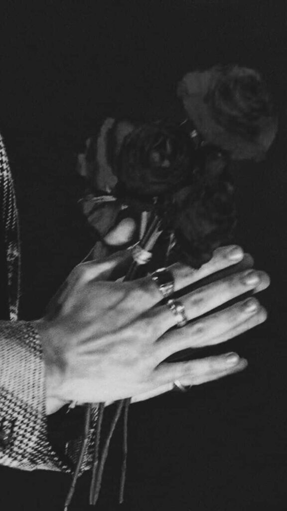 Elegant Black and White Harry Styles Wallpaper with Roses