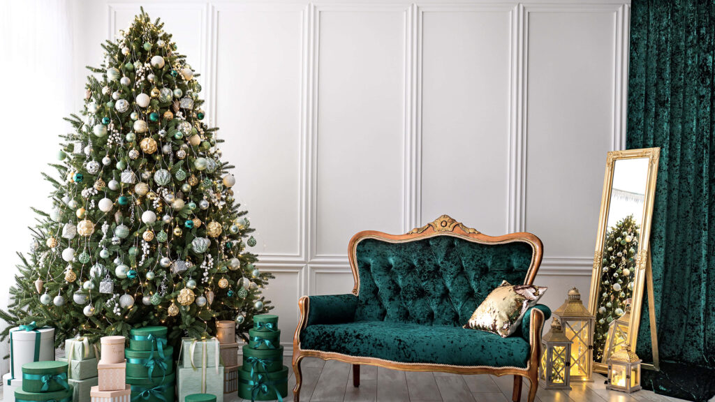Elegant Wallpaper: Festive Christmas Tree & Luxurious Holiday Setting