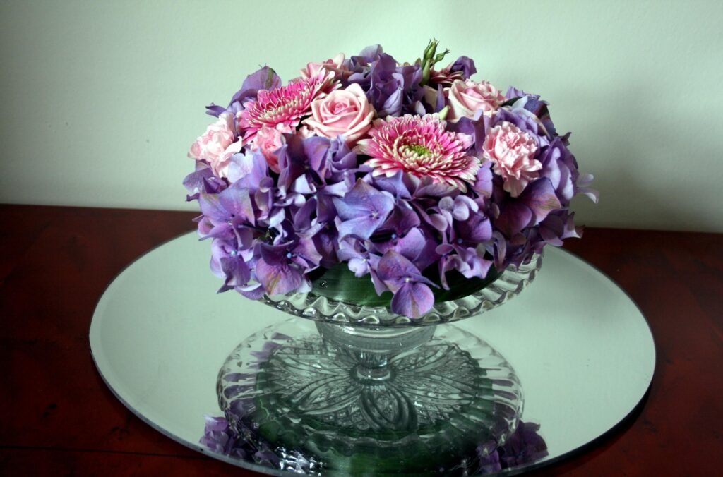 Elegant Floral Wallpaper: Pink Roses & Chrysanthemums in Glass Bowl