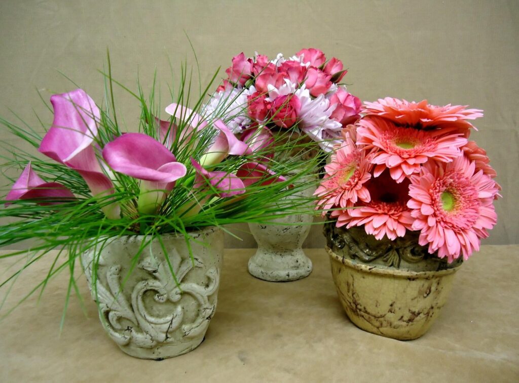 Elegant Floral Wallpapers: Rustic Vases with Pink Calla Lilies & Roses
