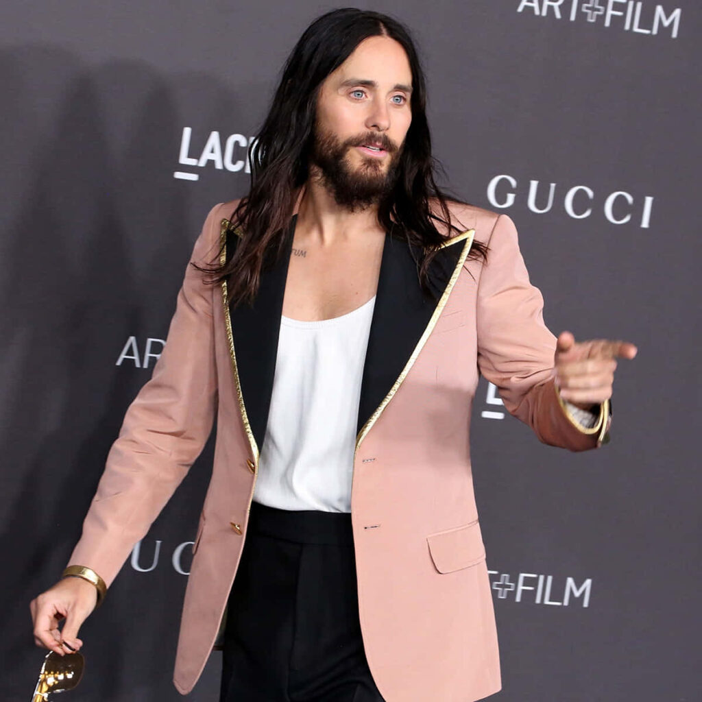 Jared Leto Stylish Wallpaper: Pink Blazer Elegance at Formal Event