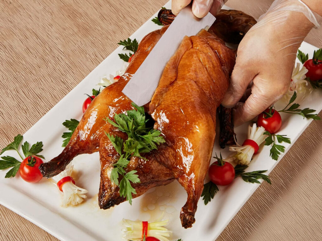 Elegant Peking Duck Wallpaper: Crispy Skin & Flavorful Presentation