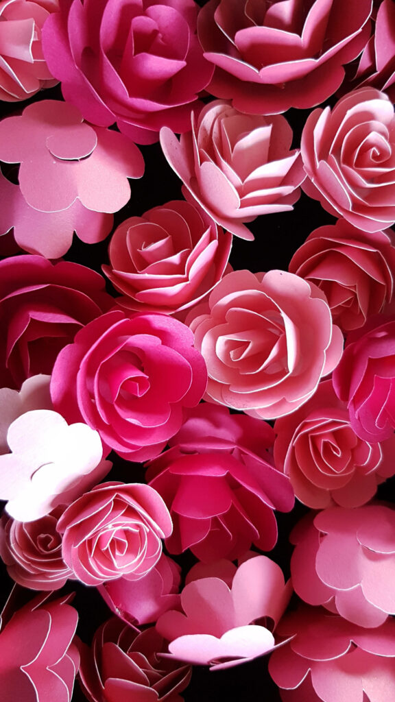 Elegant Pink Paper Roses Wallpaper - Stunning Floral Background
