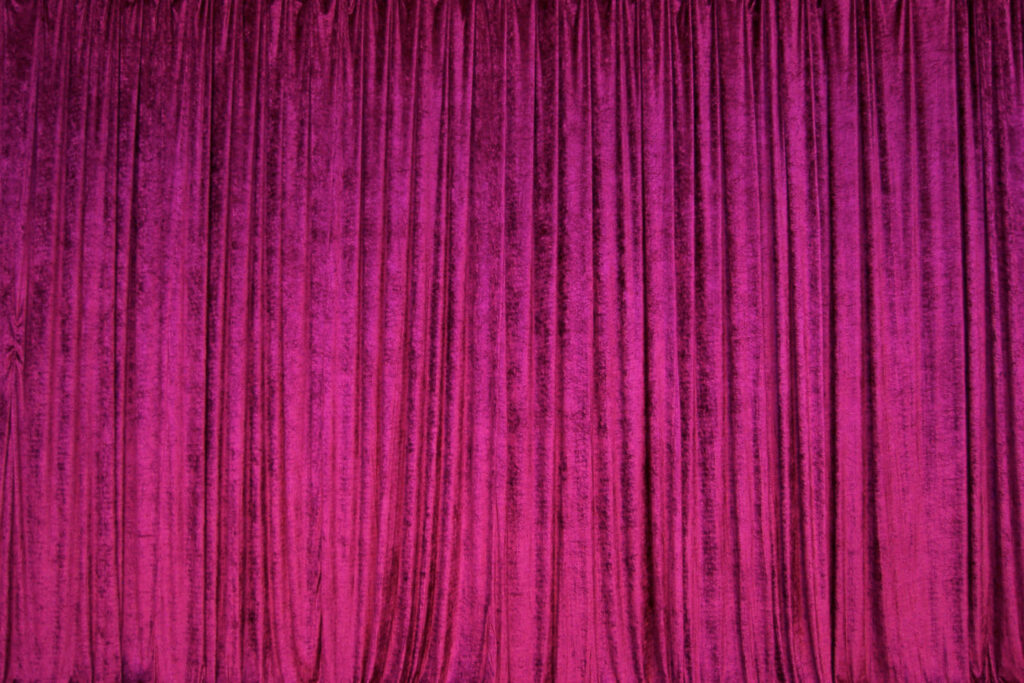 Elegant Pink Textured Wallpaper: Sophisticated Vertical Pattern