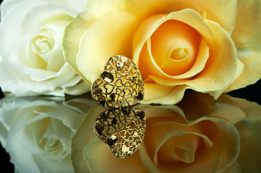 Elegant Roses & Heart Ornament Wallpaper | Love Never Fades Design