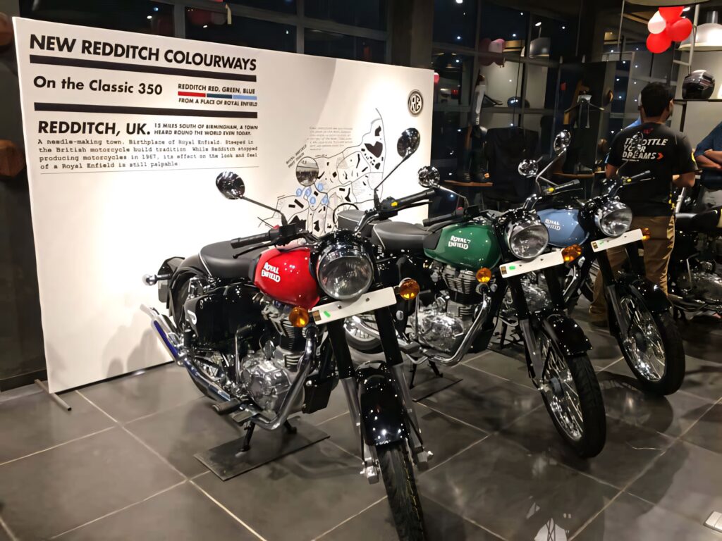 Royal Enfield Classic 350 Wallpaper: Elegant Design in Redditch Colors