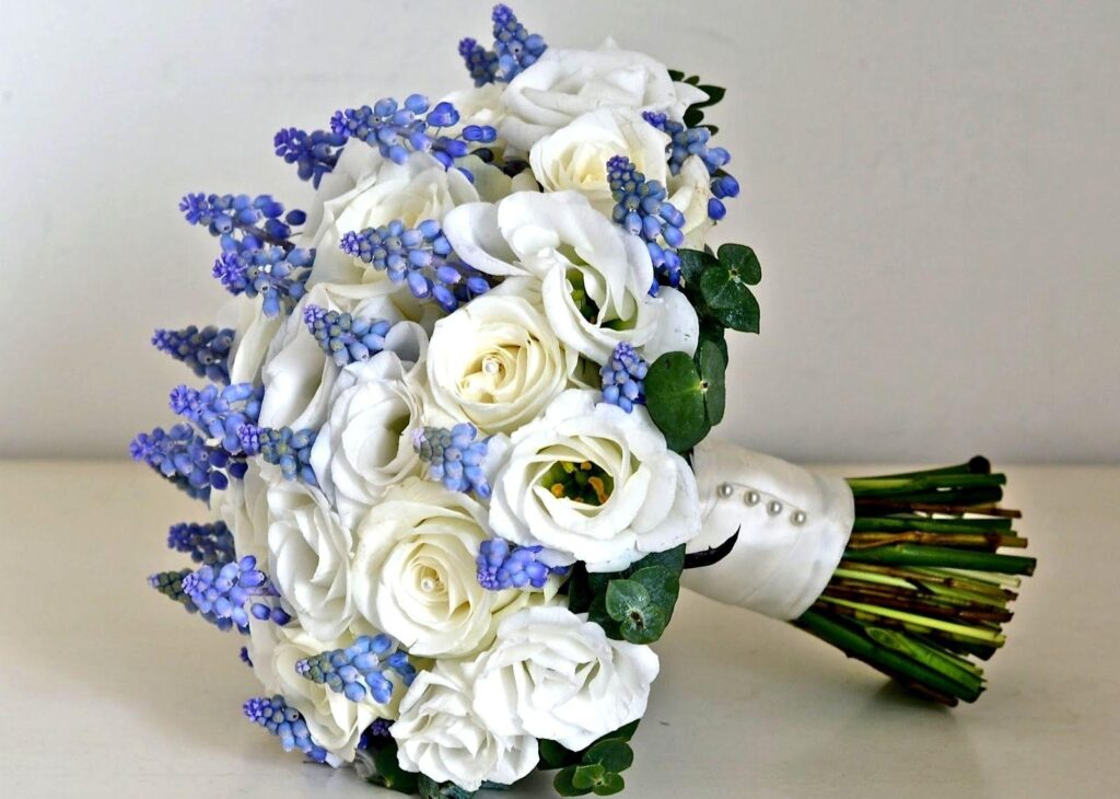 Elegant Bouquet Wallpaper: White Roses, Blue Muscari & Beads