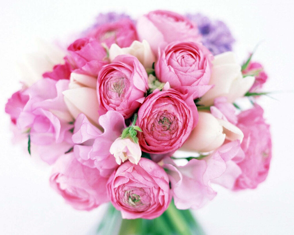 Elegant Pink Rose and White Tulip Bouquet Wallpaper for Romantic Spaces
