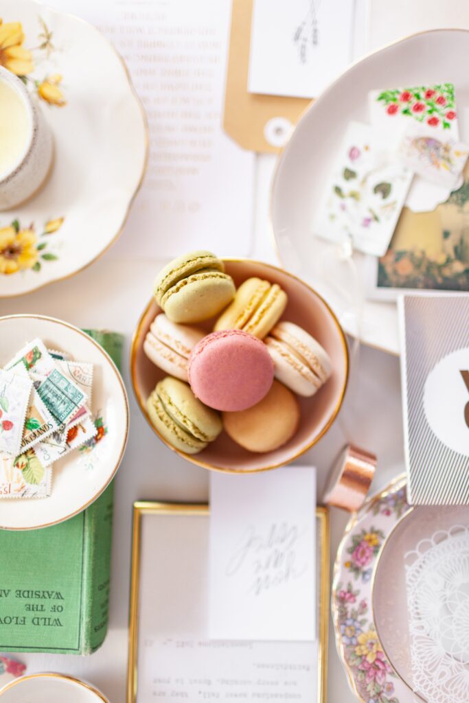 Charming Macaron Wallpaper: Colorful Elegance for Artistic Vibes