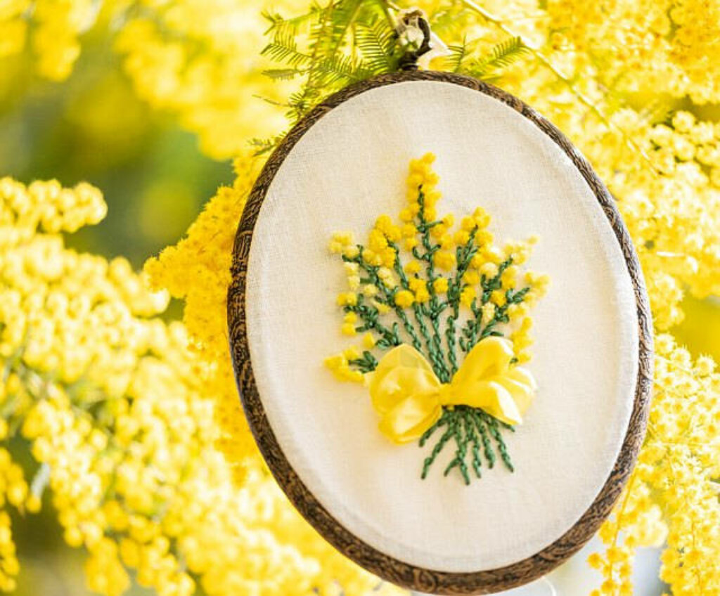Rustic Mimosa Bouquet Wallpaper: Elegant Yellow Floral Background