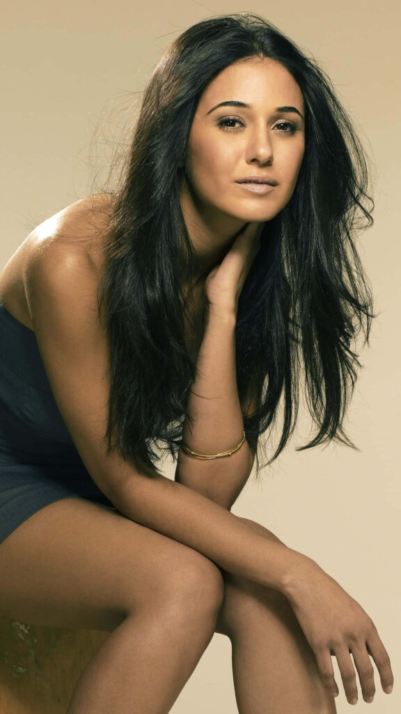 Emmanuelle Chriqui portrait graceful pose long dark hair beige background stylish wallpaper