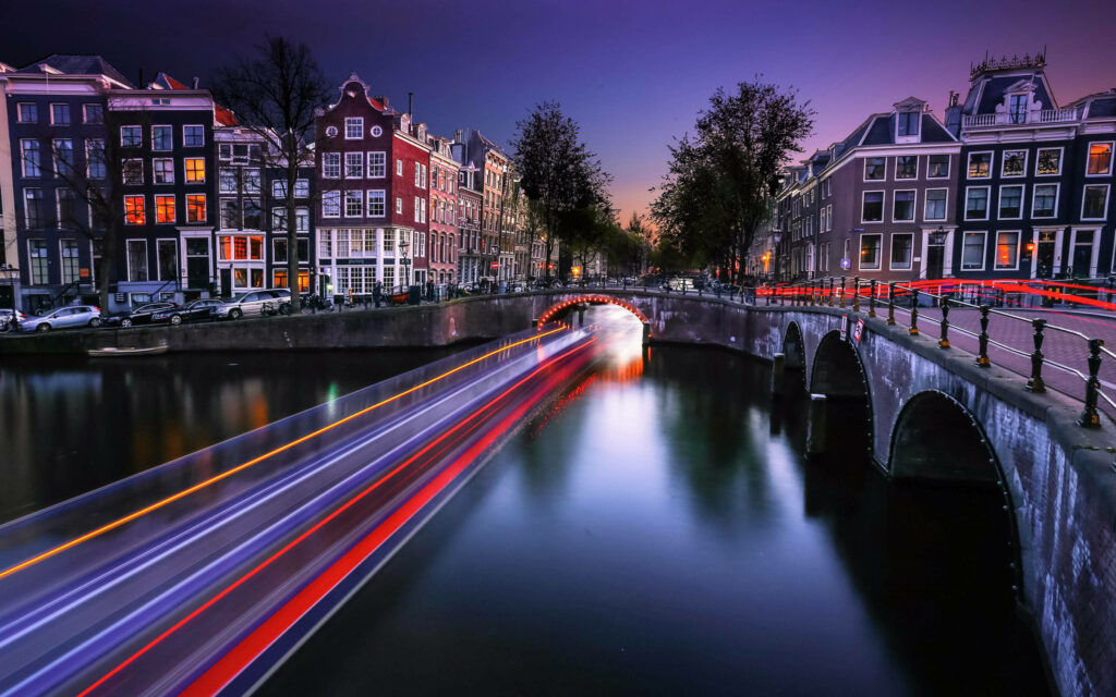 Serene Sunset Wallpaper: Emperor's Canal in the Netherlands