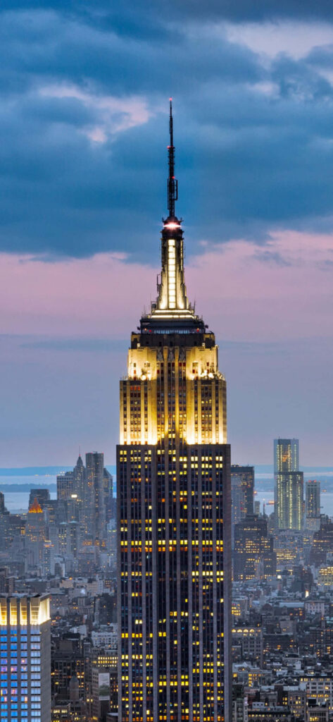 Empire State Building Dusk Wallpaper: Vibrant Cityscape & Sky