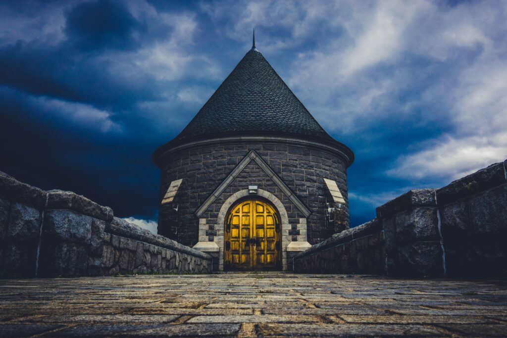 Enchanting Saville Dam Wallpaper: Castle-Like Design & Dramatic Skies