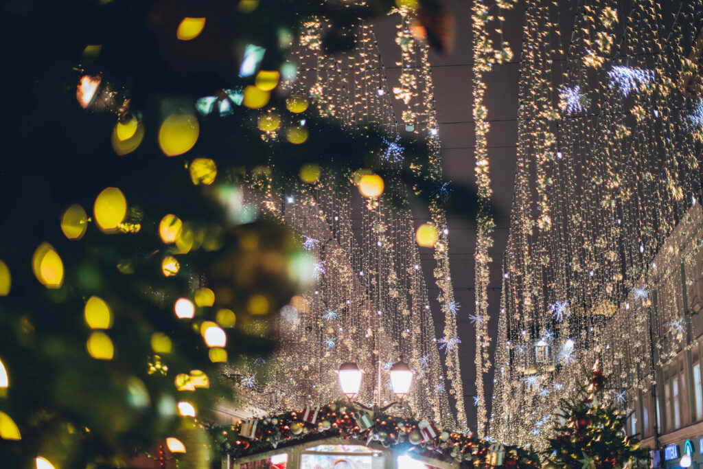 Enchanting Christmas Lights Wallpaper: Festive Holiday Atmosphere