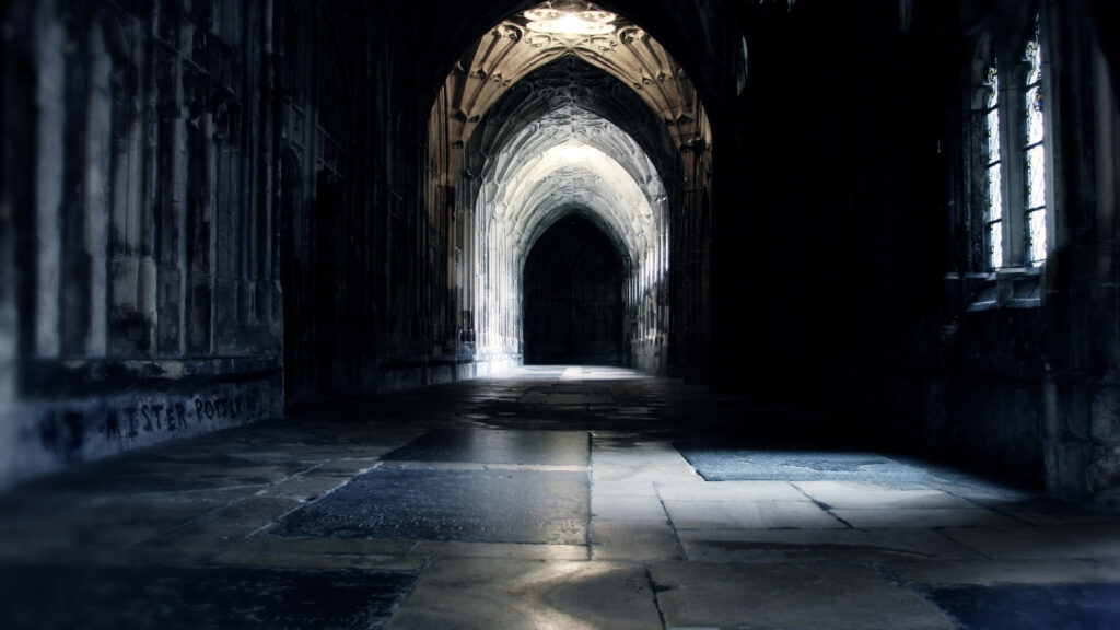 Hogwarts 4K Wallpaper: Enchanting Gothic Corridor Background